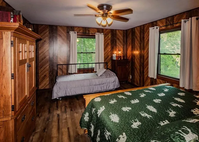 Сasa de vacaciones Rustic, Pet Friendly Near East Fork Lake, Olney, Illinois Olney