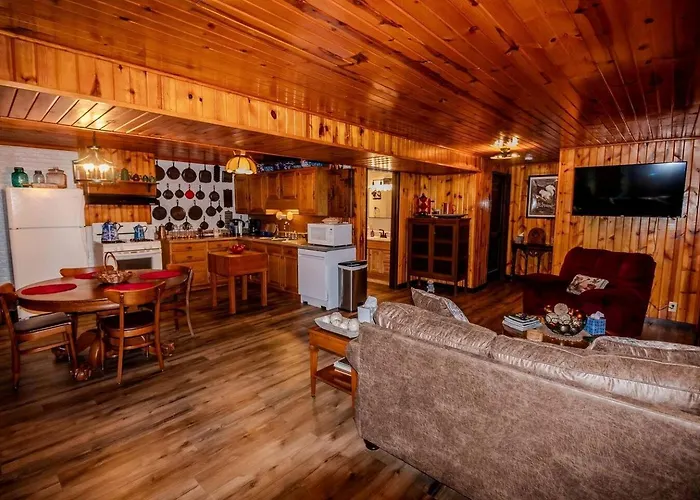 Сasa de vacaciones Rustic, Pet Friendly Near East Fork Lake, Olney, Illinois