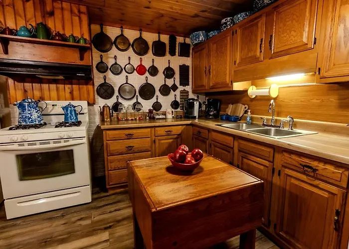 Сasa de vacaciones Rustic, Pet Friendly Near East Fork Lake, Olney, Illinois Olney