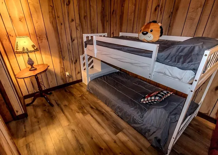 Rustic, Pet Friendly Near East Fork Lake, Olney, Illinois Сasa de vacaciones