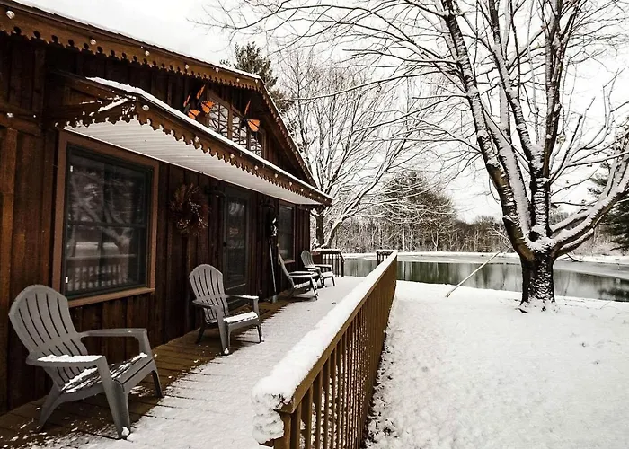 Rustic, Pet Friendly Near East Fork Lake, Olney, Illinois *